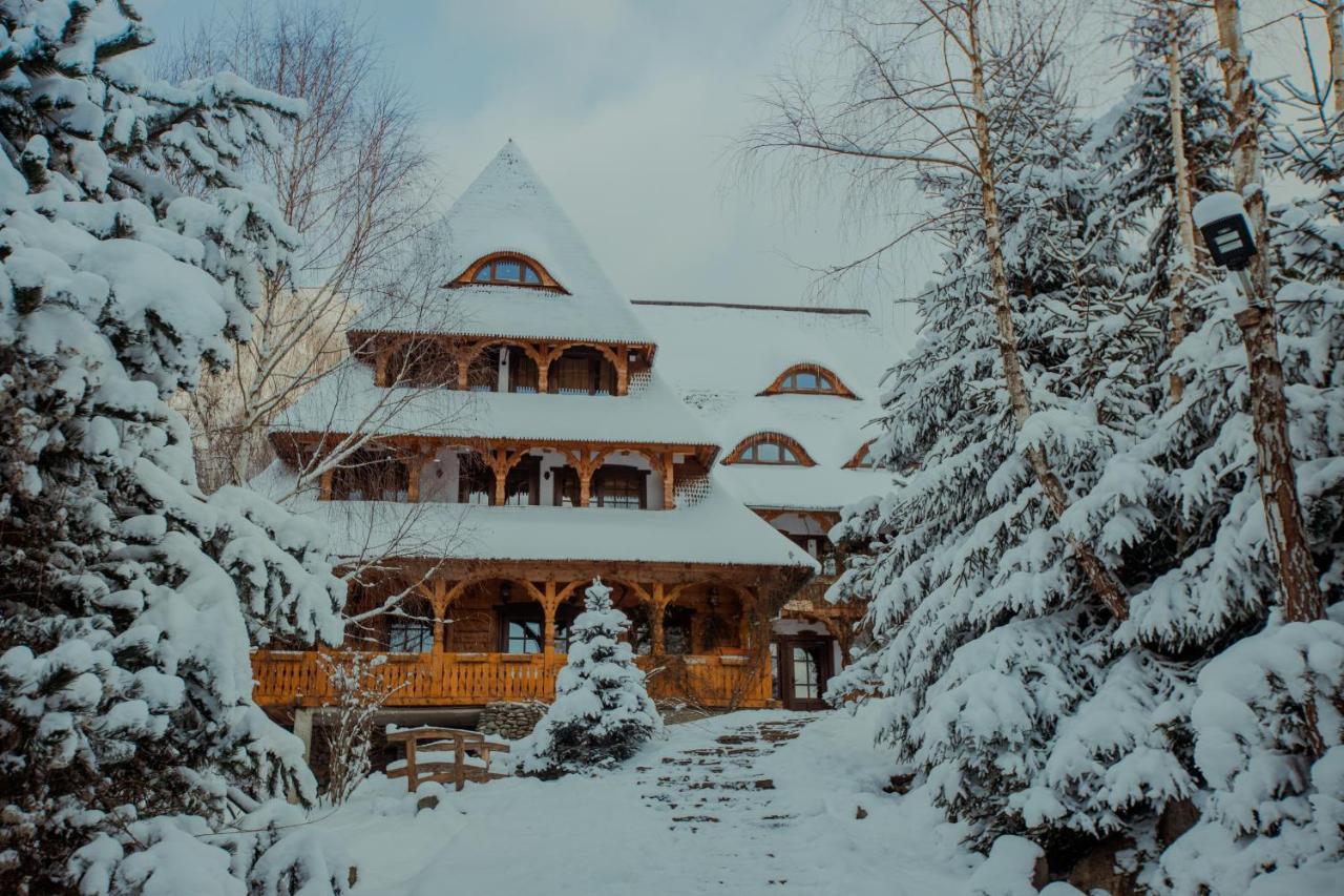 Conacul Drahneilor Ruscova Exterior foto