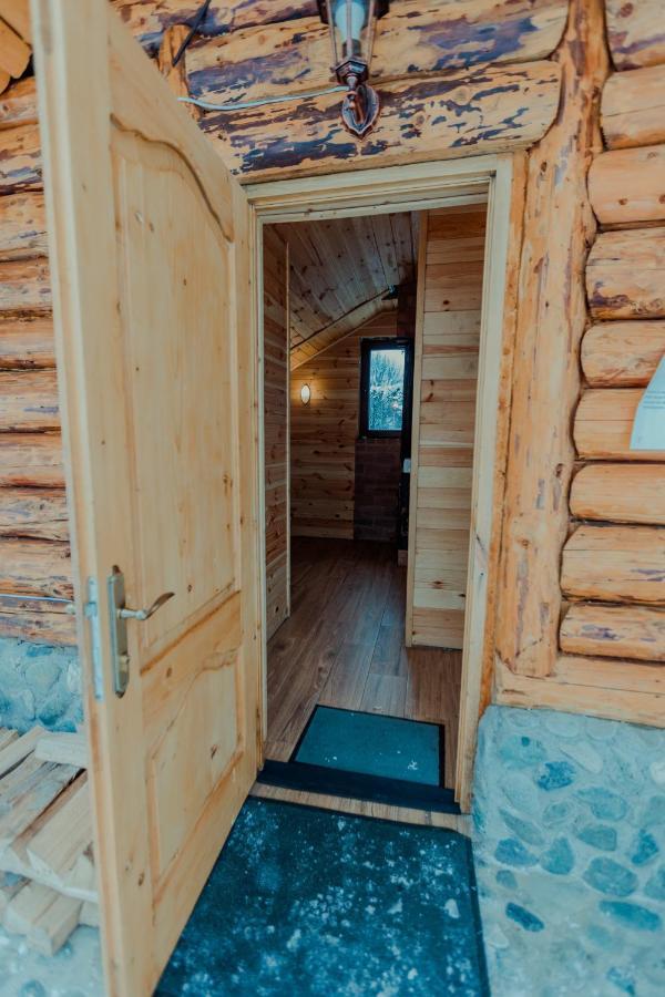 Conacul Drahneilor Ruscova Exterior foto
