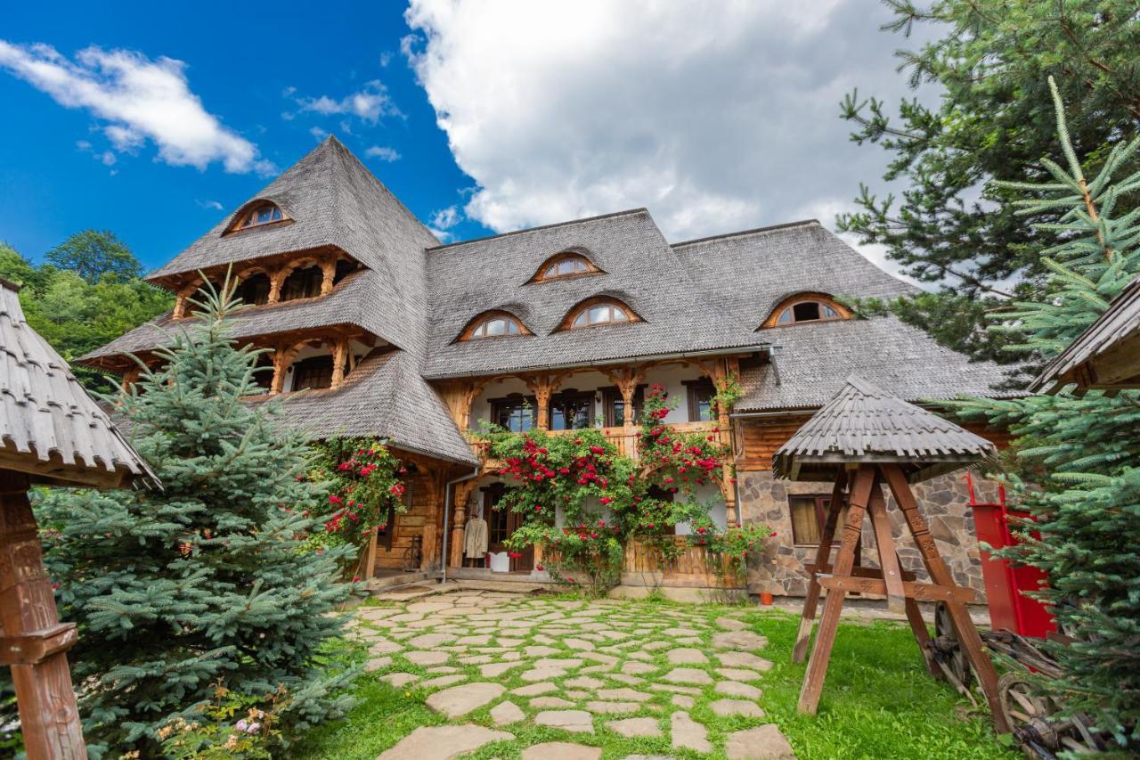 Conacul Drahneilor Ruscova Exterior foto