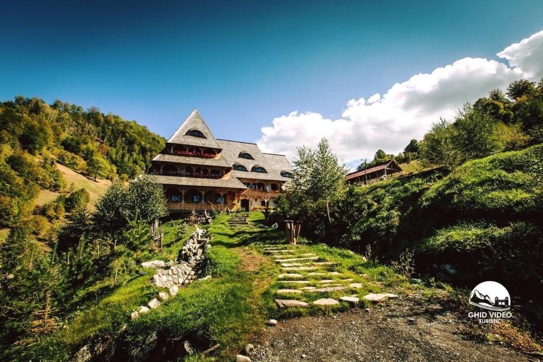 Conacul Drahneilor Ruscova Exterior foto