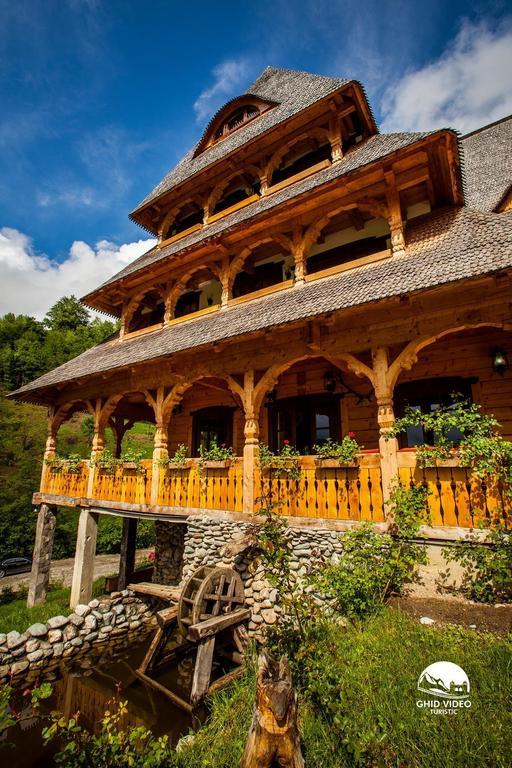 Conacul Drahneilor Ruscova Exterior foto
