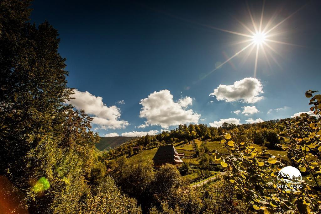Conacul Drahneilor Ruscova Exterior foto