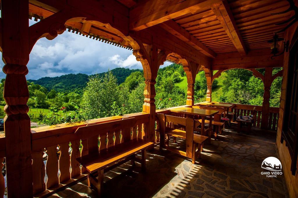 Conacul Drahneilor Ruscova Exterior foto