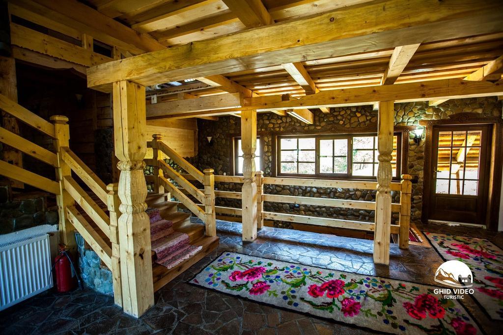 Conacul Drahneilor Ruscova Exterior foto