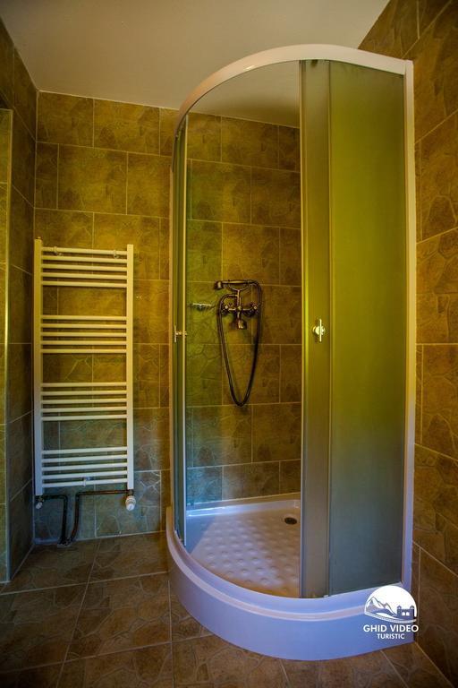 Conacul Drahneilor Ruscova Quarto foto