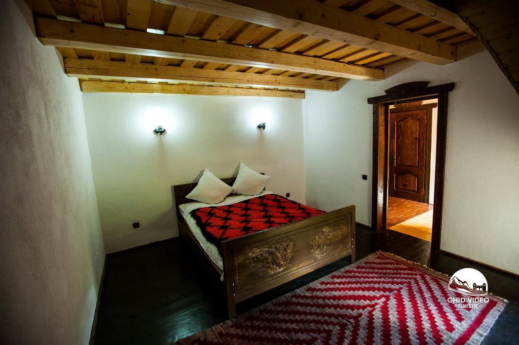 Conacul Drahneilor Ruscova Quarto foto