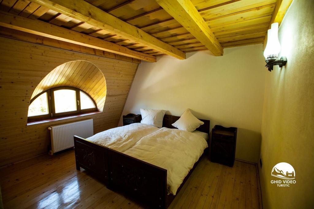Conacul Drahneilor Ruscova Quarto foto